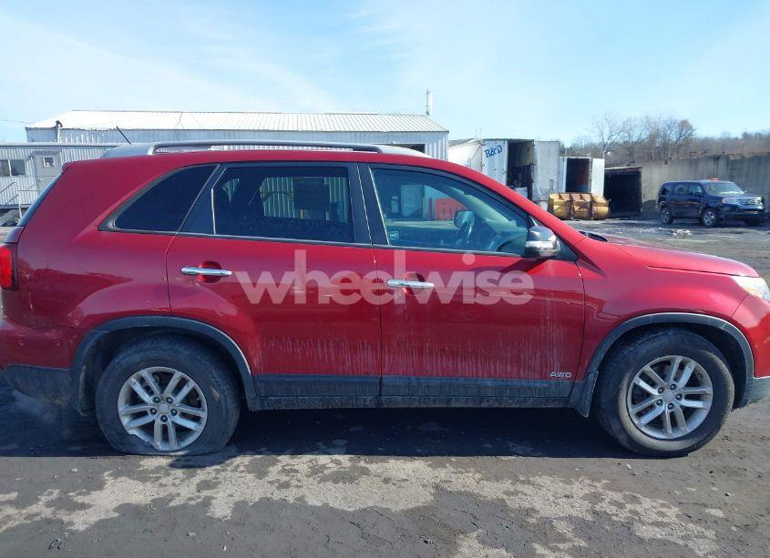 Photo 13 of 2015 Kia Sorento LX (VIN 5XYKTCA69FG617565)