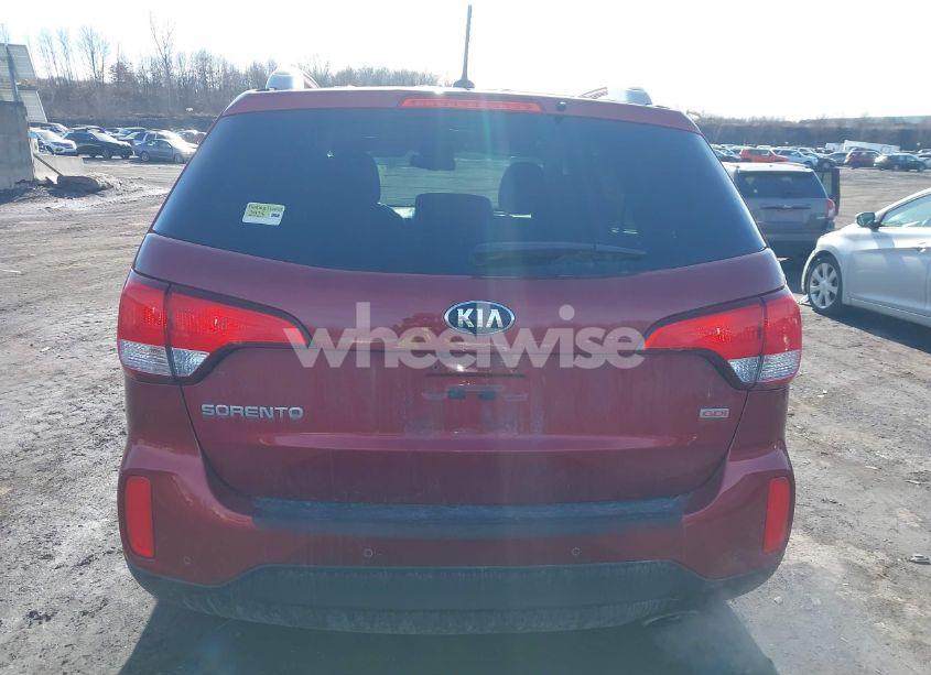 Photo 16 of 2015 Kia Sorento LX (VIN 5XYKTCA69FG617565)