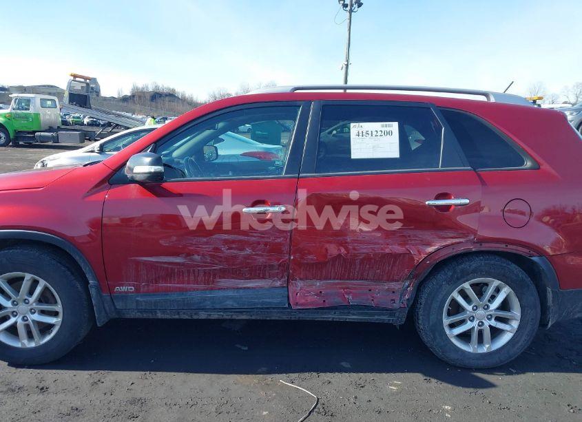 Photo 6 of 2015 Kia Sorento LX (VIN 5XYKTCA69FG617565)