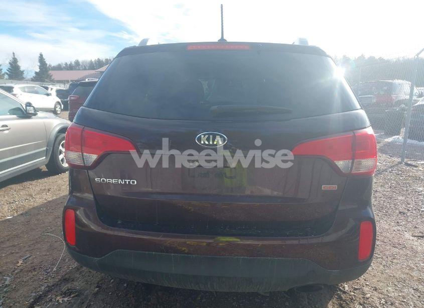 Photo 16 of 2015 Kia Sorento LX (VIN 5XYKTCA69FG640327)