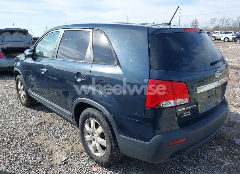 Photo 3 of 2012 Kia Sorento LX (VIN 5XYKTCA6XCG275958)