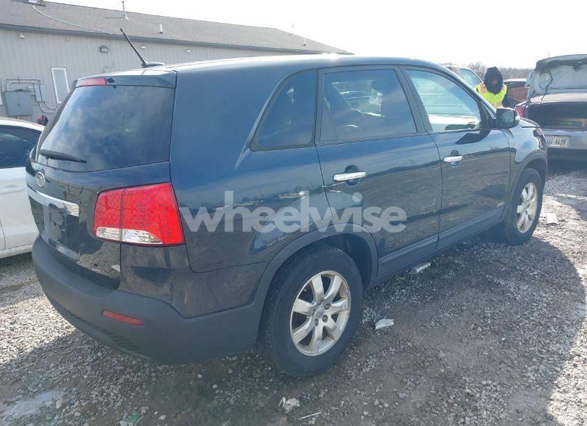 Photo 4 of 2012 Kia Sorento LX (VIN 5XYKTCA6XCG275958)