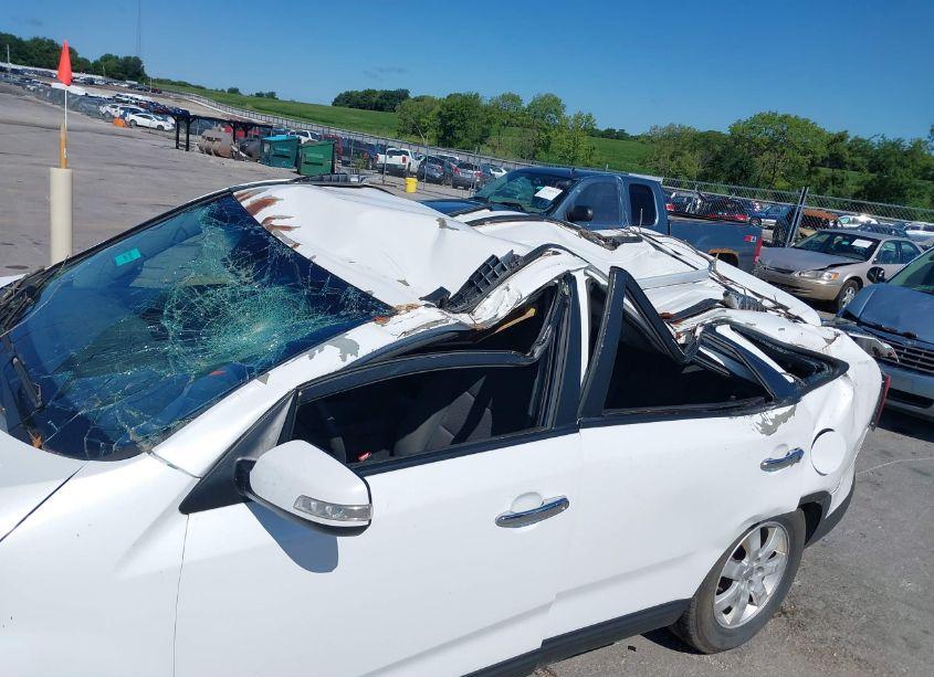 Photo 6 of 2013 Kia Sorento LX (VIN 5XYKTCA6XDG322567)