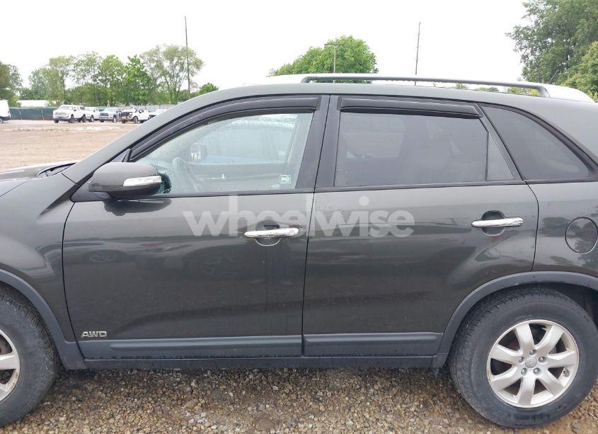 Photo 14 of 2013 Kia Sorento LX (VIN 5XYKTCA6XDG332628)