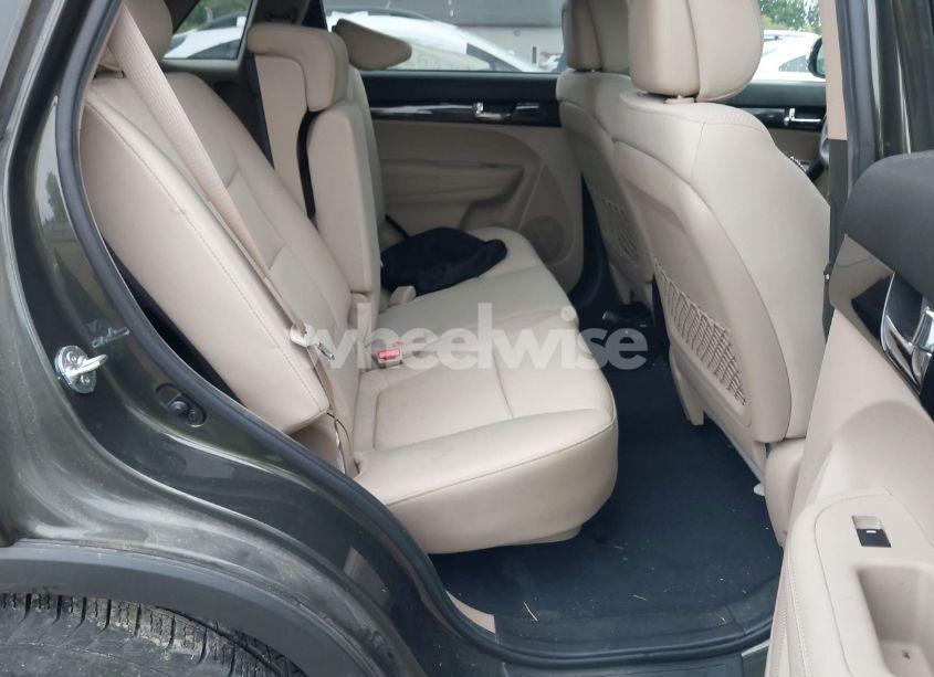 Photo 8 of 2013 Kia Sorento LX (VIN 5XYKTCA6XDG332628)