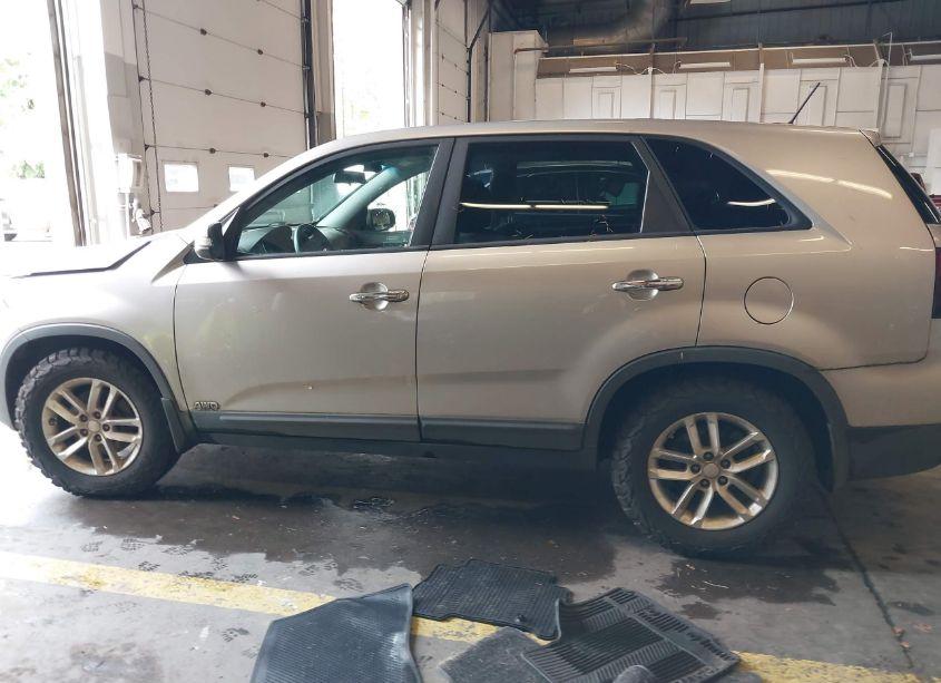 Photo 15 of 2014 Kia Sorento LX (VIN 5XYKTCA6XEG543734)