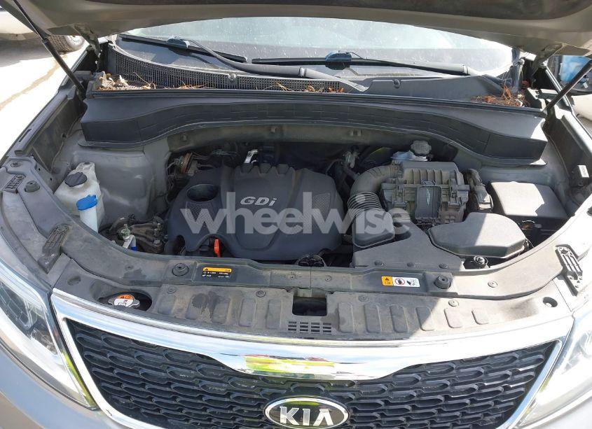 Photo 10 of 2015 Kia Sorento LX (VIN 5XYKTCA6XFG559899)