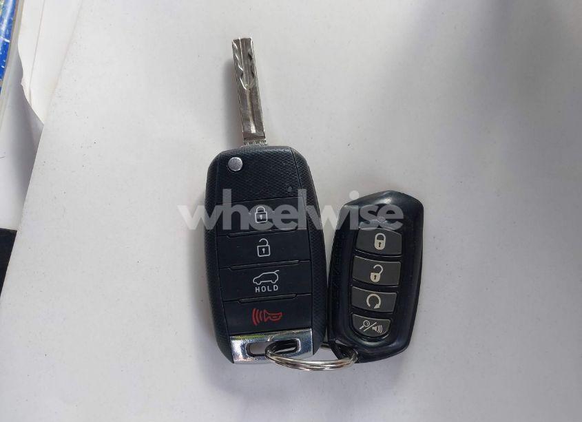 Photo 11 of 2015 Kia Sorento LX (VIN 5XYKTCA6XFG582678)