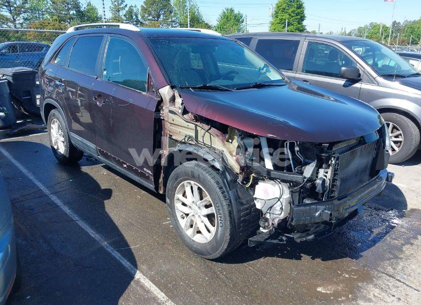 2015 Kia Sorento LX (VIN 5XYKTCA6XFG592482) main photo