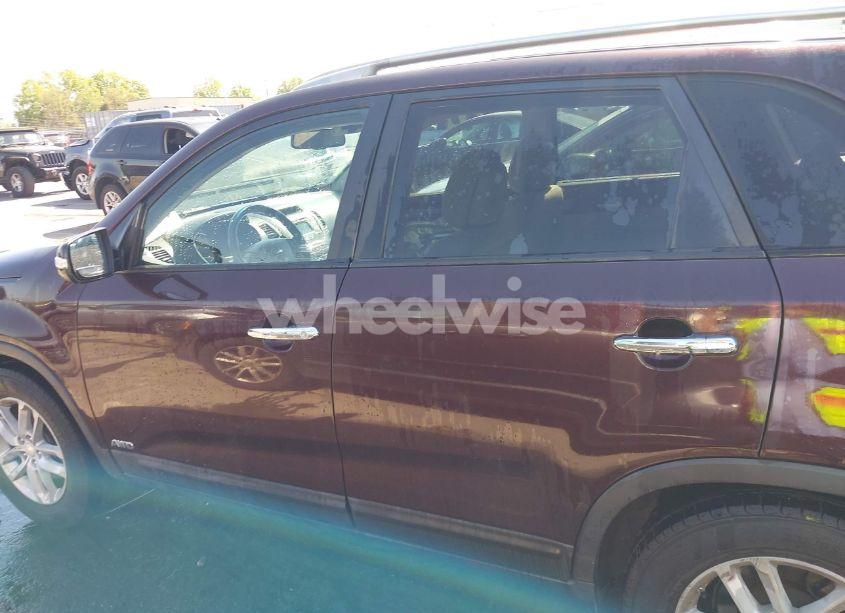 Photo 15 of 2015 Kia Sorento LX (VIN 5XYKTCA6XFG592482)