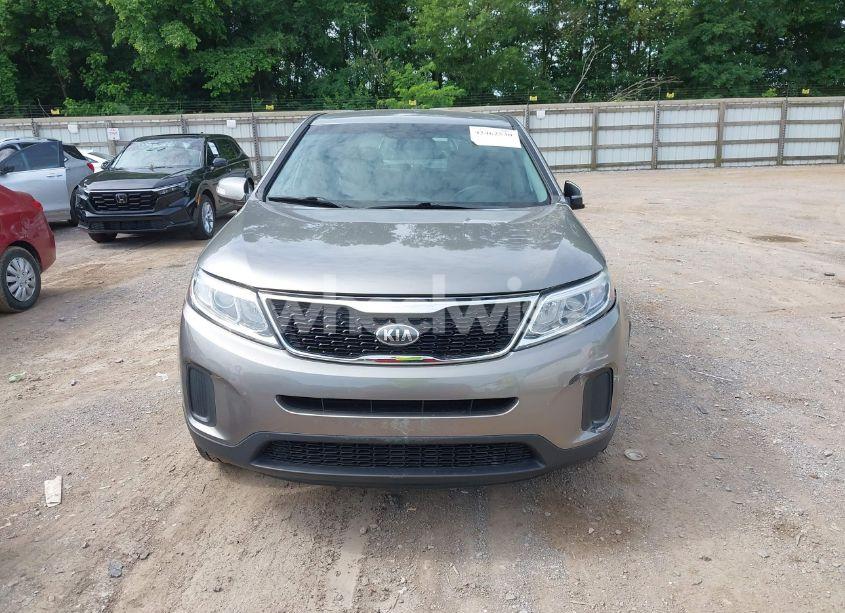 Photo 12 of 2015 Kia Sorento LX (VIN 5XYKTCA6XFG650154)