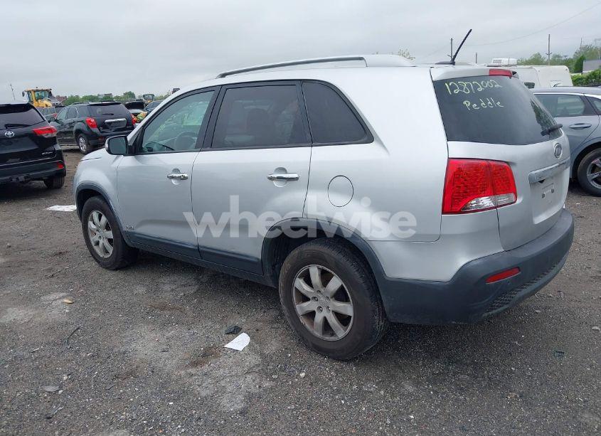 Photo 3 of 2011 Kia Sorento LX (VIN 5XYKTDA12BG059031)