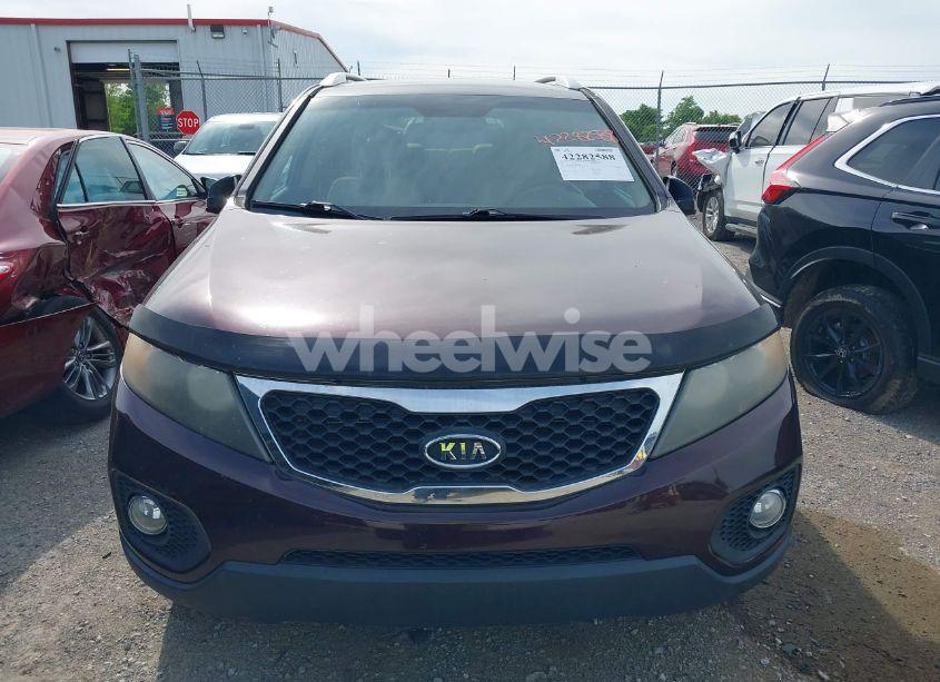 Photo 6 of 2011 Kia Sorento LX (VIN 5XYKTDA12BG144158)