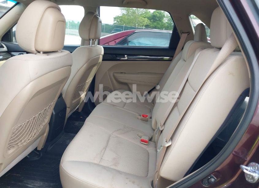 Photo 8 of 2011 Kia Sorento LX (VIN 5XYKTDA12BG144158)