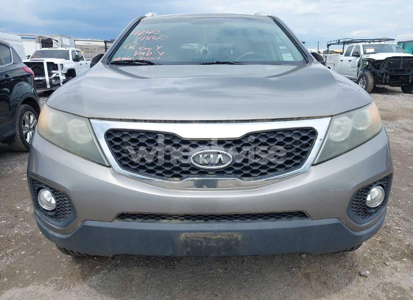 Photo 6 of 2011 Kia Sorento LX (VIN 5XYKTDA13BG015331)