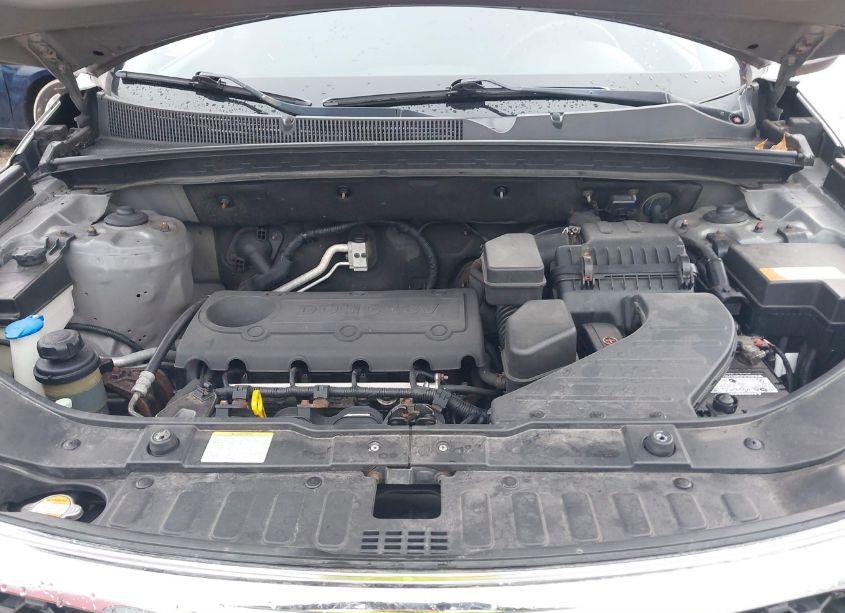 Photo 10 of 2011 Kia Sorento LX (VIN 5XYKTDA13BG096136)