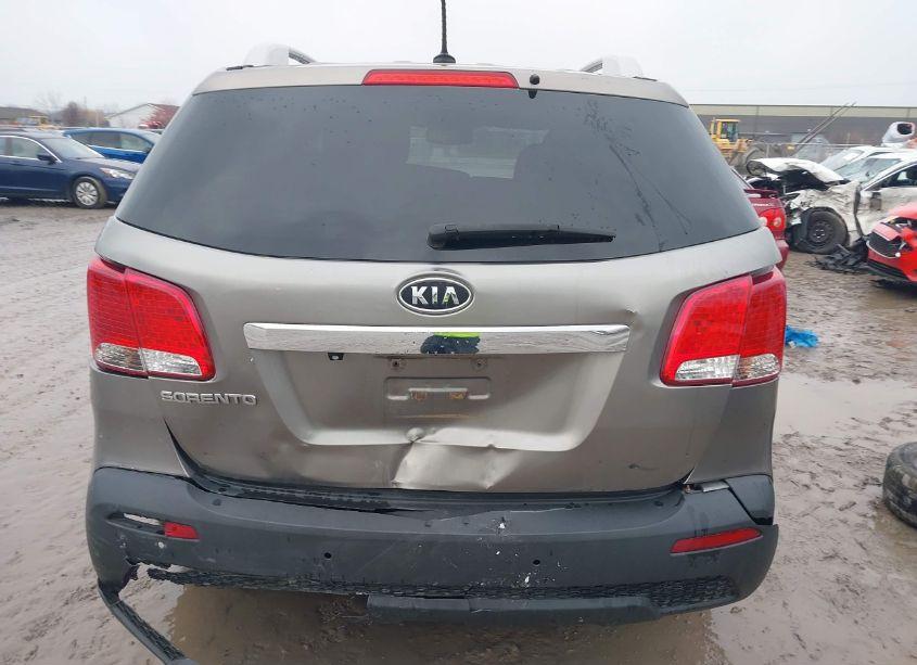 Photo 16 of 2011 Kia Sorento LX (VIN 5XYKTDA13BG096136)