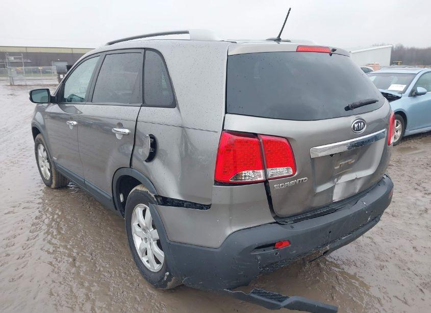 Photo 3 of 2011 Kia Sorento LX (VIN 5XYKTDA13BG096136)