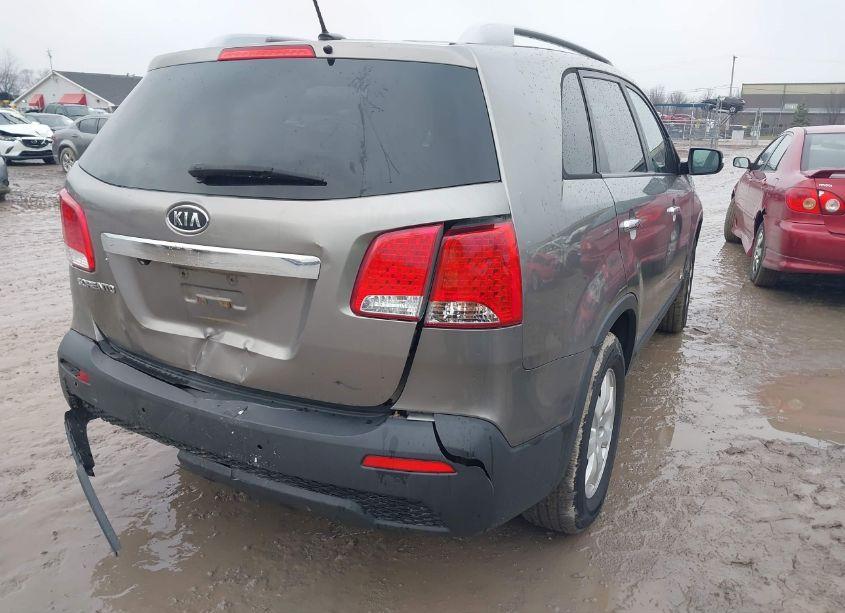 Photo 4 of 2011 Kia Sorento LX (VIN 5XYKTDA13BG096136)