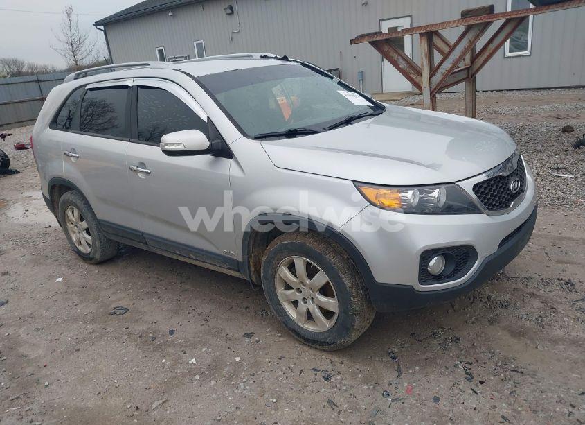 2011 Kia Sorento LX (VIN 5XYKTDA13BG181459) main photo