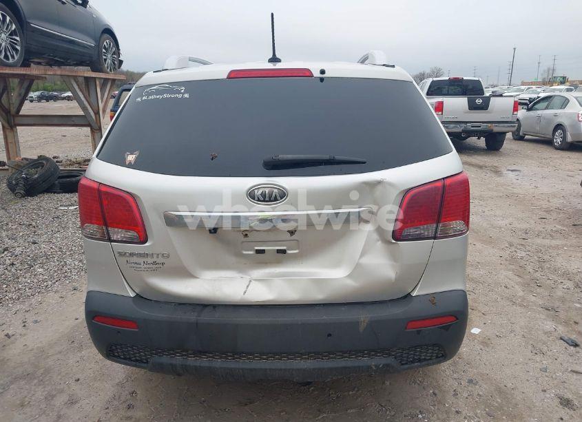 Photo 16 of 2011 Kia Sorento LX (VIN 5XYKTDA13BG181459)