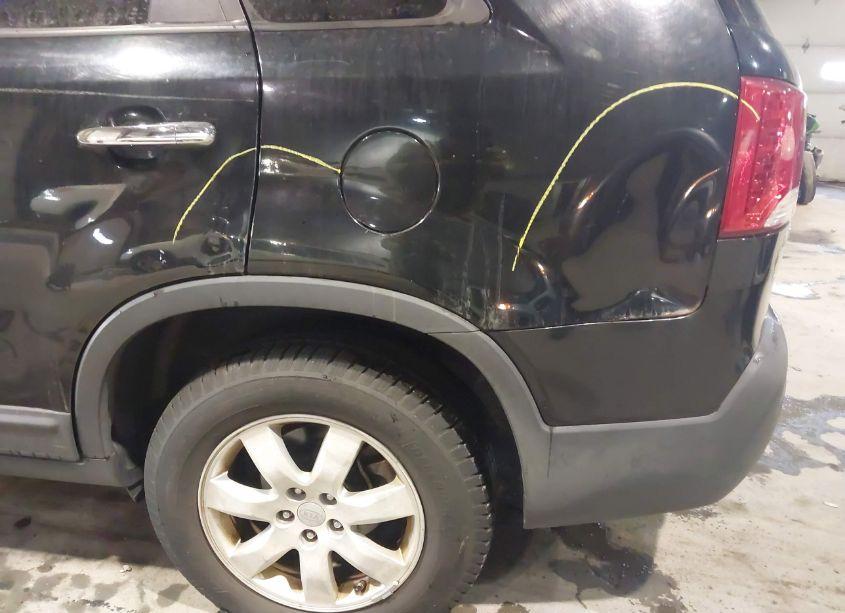 Photo 6 of 2011 Kia Sorento LX (VIN 5XYKTDA15BG062831)