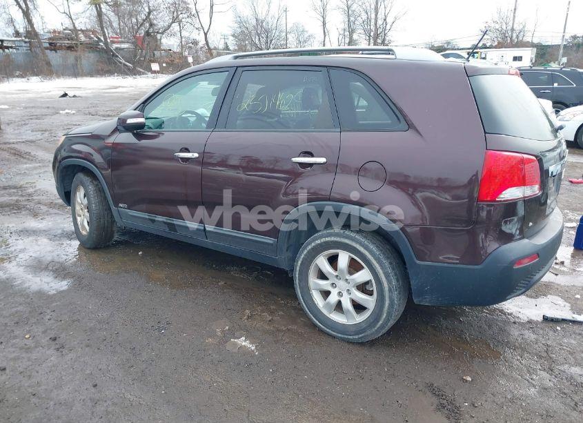 Photo 3 of 2011 Kia Sorento LX (VIN 5XYKTDA15BG089706)