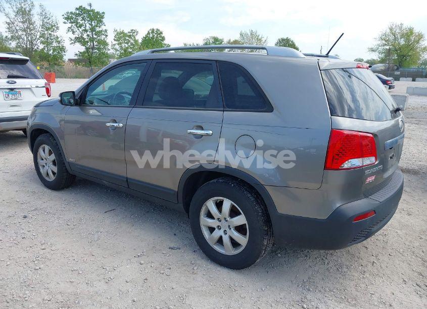Photo 3 of 2011 Kia Sorento LX (VIN 5XYKTDA15BG178563)