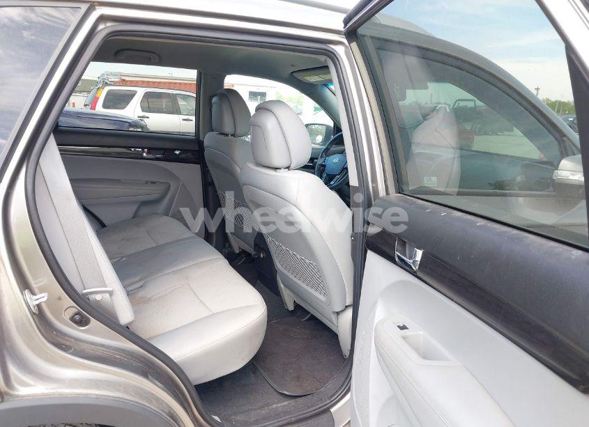 Photo 8 of 2011 Kia Sorento LX (VIN 5XYKTDA15BG178563)