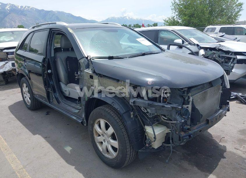 2011 Kia Sorento LX (VIN 5XYKTDA17BG054780) main photo