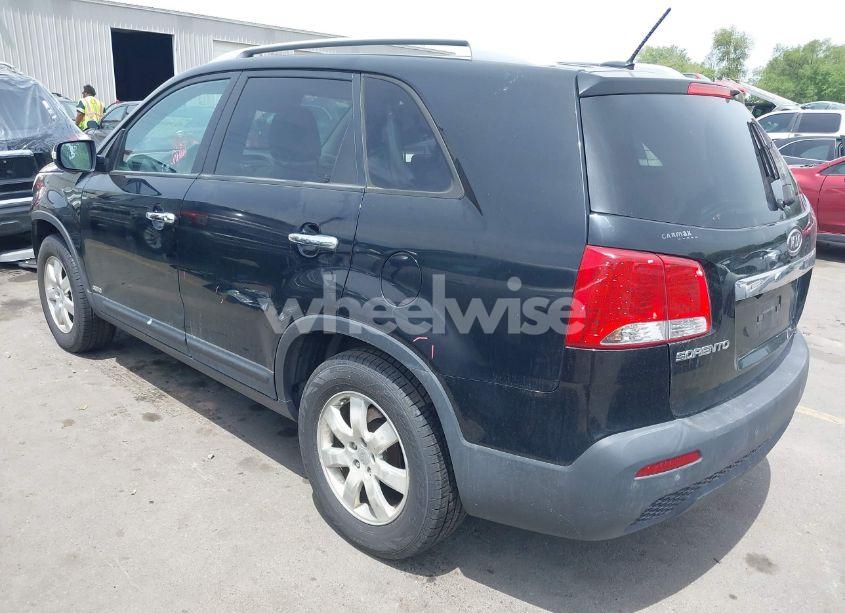 Photo 3 of 2011 Kia Sorento LX (VIN 5XYKTDA17BG054780)