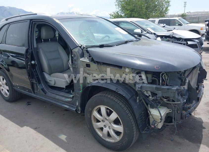 Photo 6 of 2011 Kia Sorento LX (VIN 5XYKTDA17BG054780)