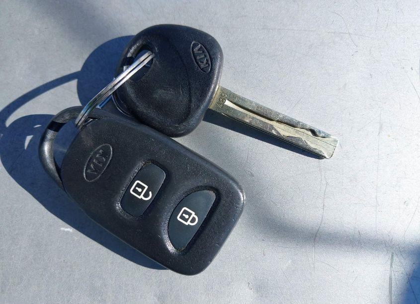 Photo 11 of 2011 Kia Sorento LX (VIN 5XYKTDA18BG020329)