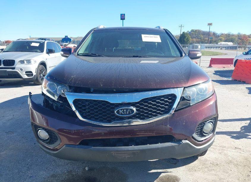 Photo 12 of 2011 Kia Sorento LX (VIN 5XYKTDA18BG020329)