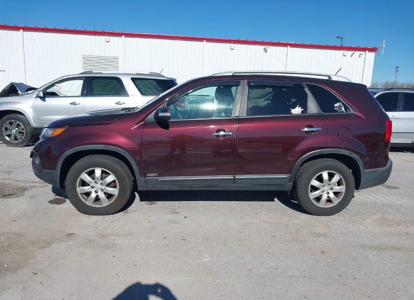Photo 14 of 2011 Kia Sorento LX (VIN 5XYKTDA18BG020329)
