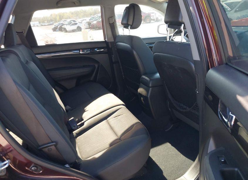 Photo 8 of 2011 Kia Sorento LX (VIN 5XYKTDA18BG020329)