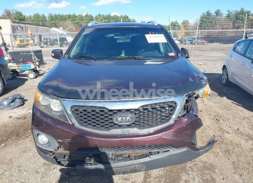 Photo 12 of 2011 Kia Sorento LX (VIN 5XYKTDA19BG070155)
