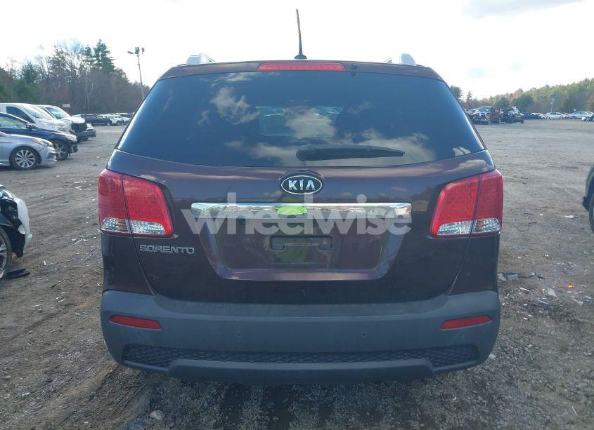 Photo 16 of 2011 Kia Sorento LX (VIN 5XYKTDA19BG070155)
