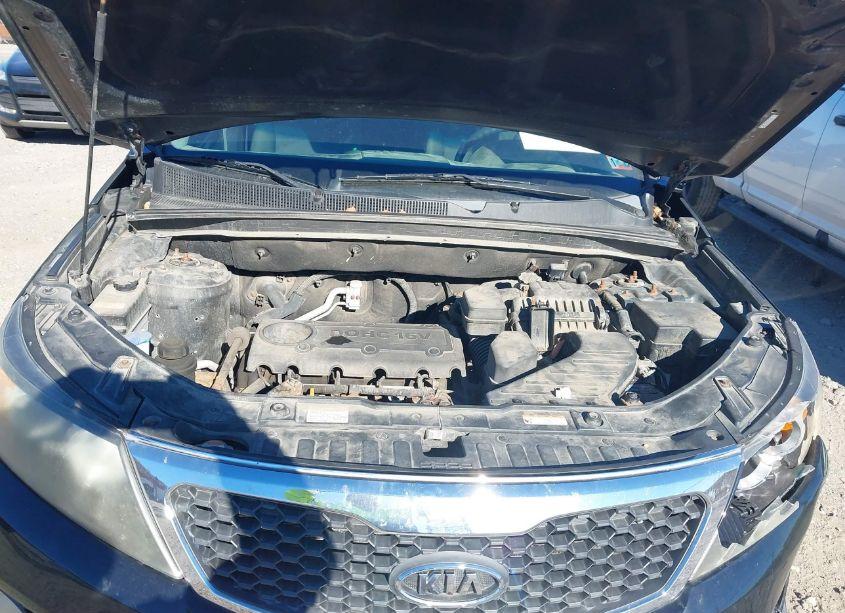 Photo 10 of 2011 Kia Sorento LX (VIN 5XYKTDA1XBG036337)
