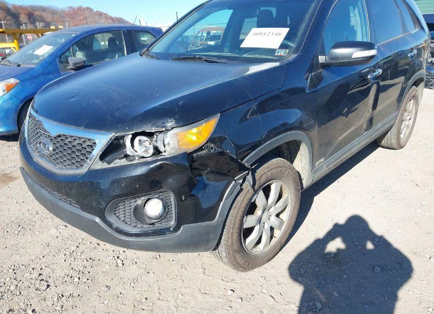 Photo 6 of 2011 Kia Sorento LX (VIN 5XYKTDA1XBG036337)