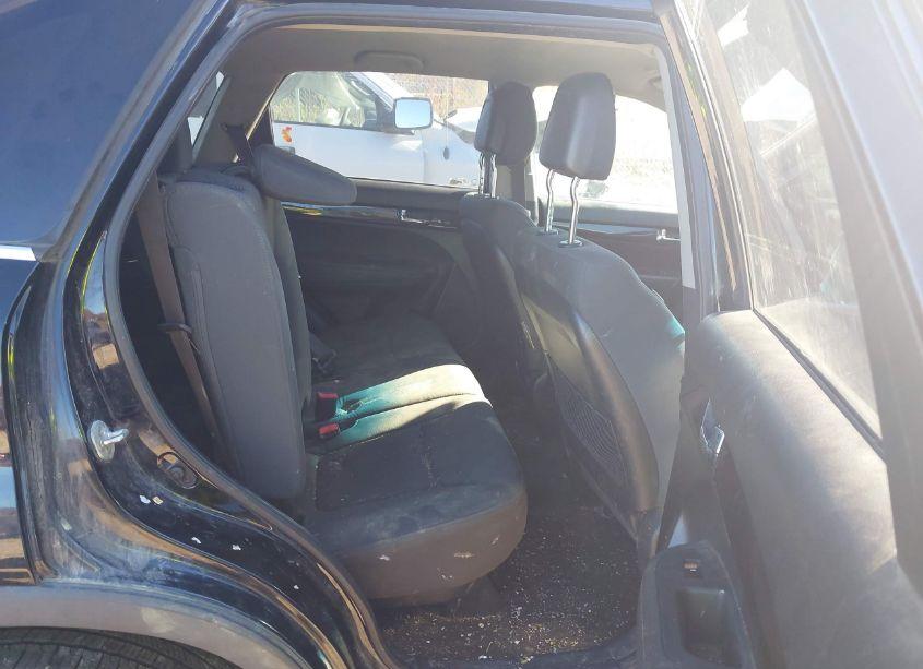 Photo 8 of 2011 Kia Sorento LX (VIN 5XYKTDA1XBG036337)