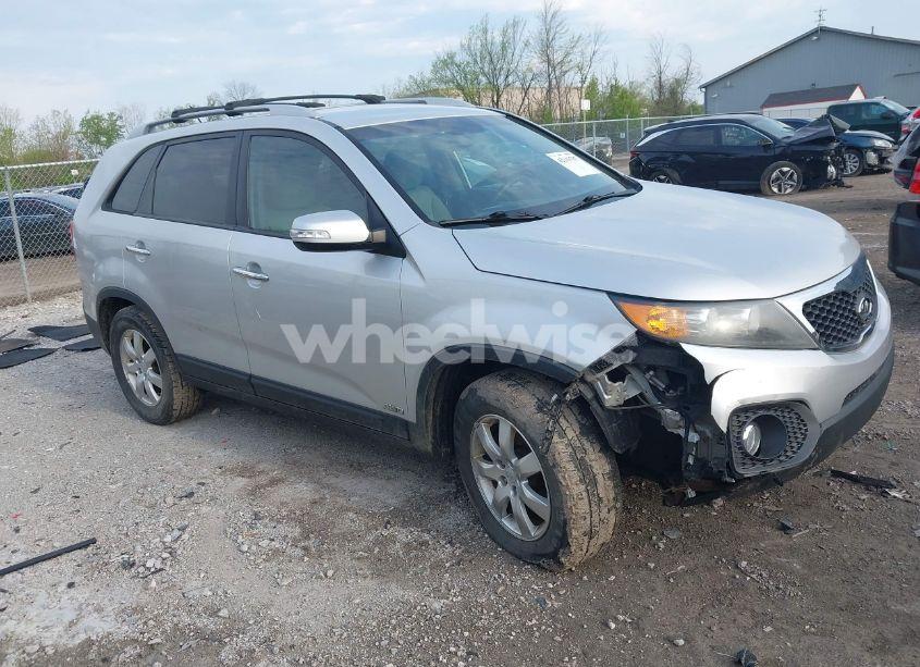 Photo 13 of 2011 Kia Sorento LX (VIN 5XYKTDA1XBG178428)