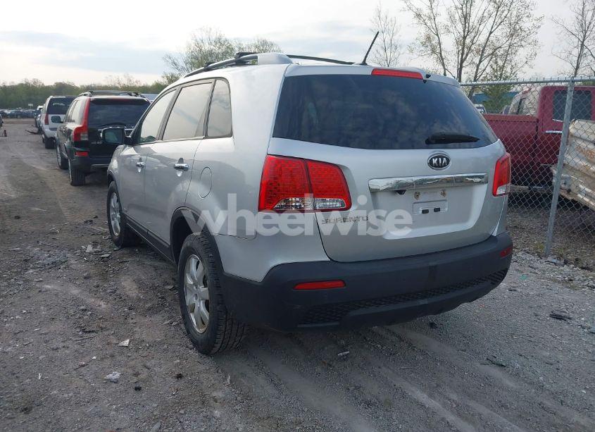 Photo 3 of 2011 Kia Sorento LX (VIN 5XYKTDA1XBG178428)