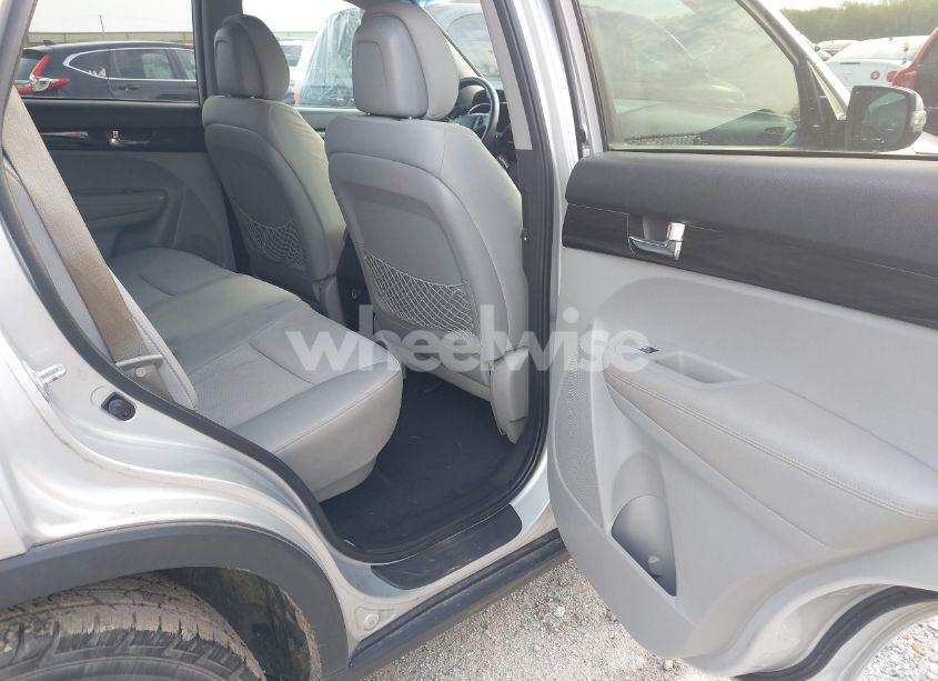 Photo 8 of 2011 Kia Sorento LX (VIN 5XYKTDA1XBG178428)