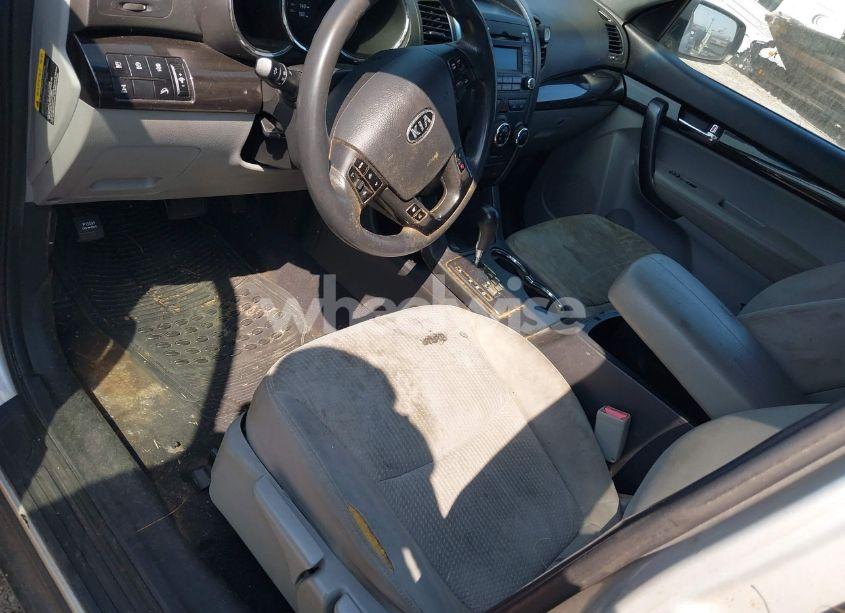Photo 12 of 2012 Kia Sorento LX V6 (VIN 5XYKTDA20CG270559)