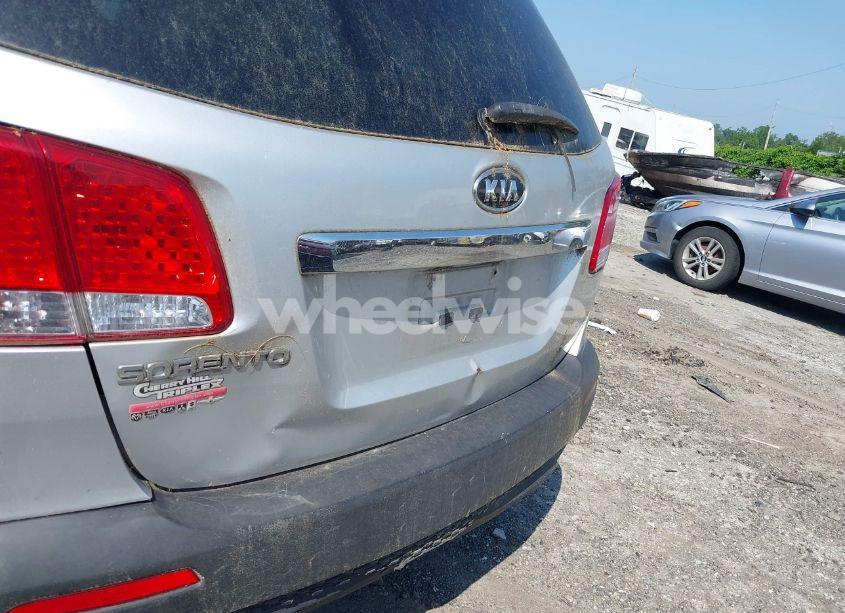 Photo 16 of 2012 Kia Sorento LX V6 (VIN 5XYKTDA20CG270559)