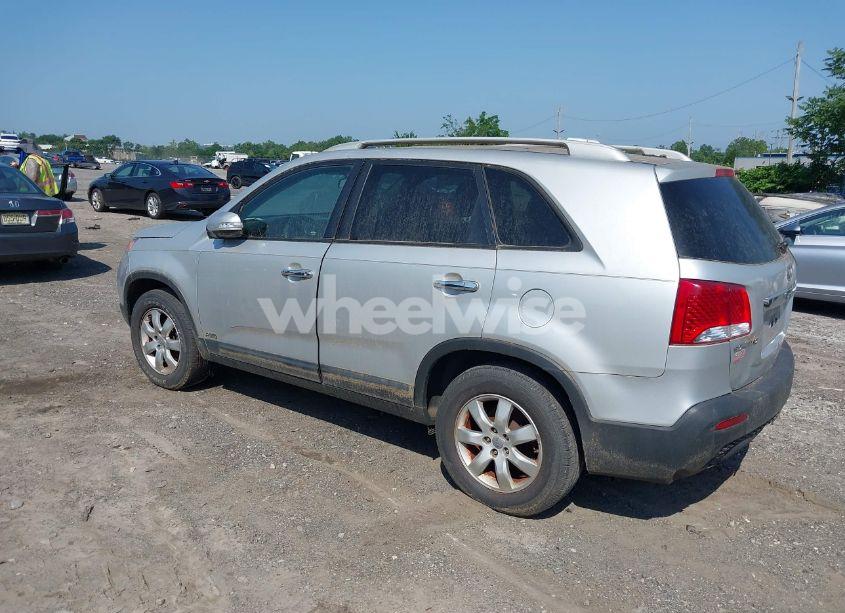 Photo 3 of 2012 Kia Sorento LX V6 (VIN 5XYKTDA20CG270559)