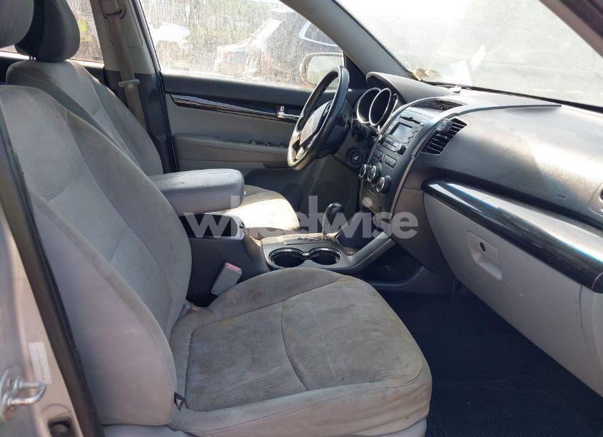 Photo 5 of 2012 Kia Sorento LX V6 (VIN 5XYKTDA20CG270559)