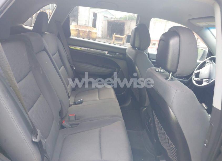 Photo 8 of 2013 Kia Sorento LX V6 (VIN 5XYKTDA20DG420283)