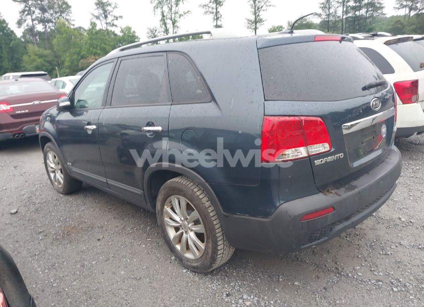 Photo 3 of 2011 Kia Sorento LX V6 (VIN 5XYKTDA21BG072068)